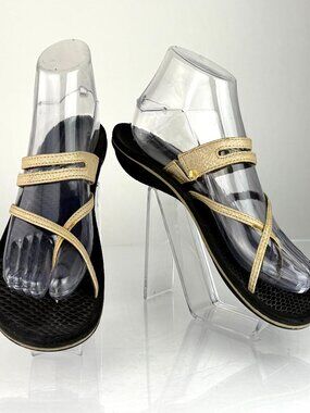 OluKai Kaekae Metallic Gold Strappy Thong Sandals - Size 7